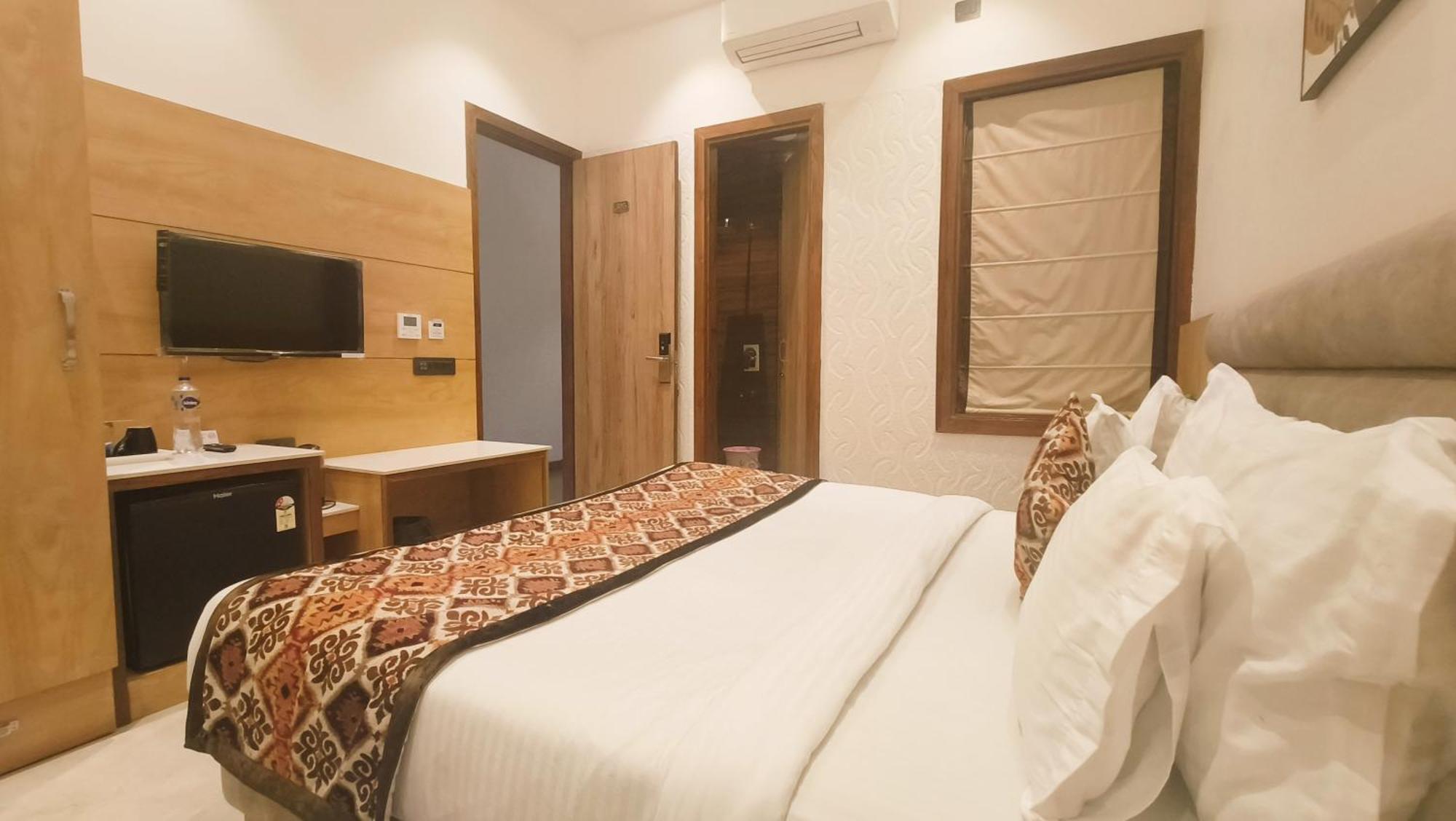 Blessings Hotel Amritsar Exterior foto